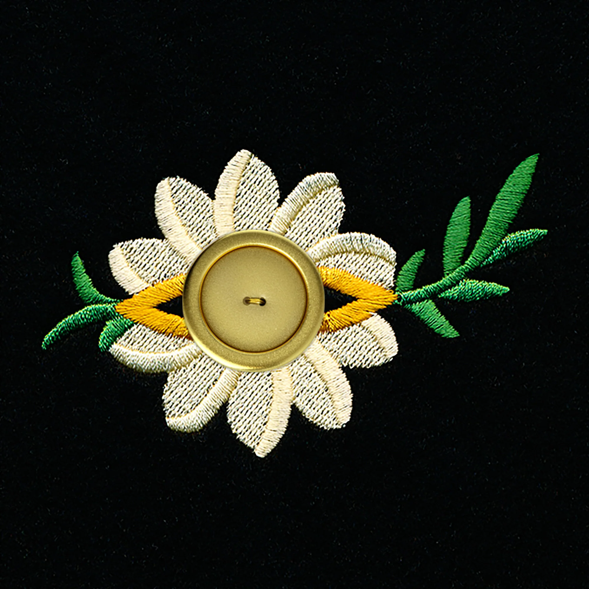 Cottage Garden Buttonhole - Daisy 2