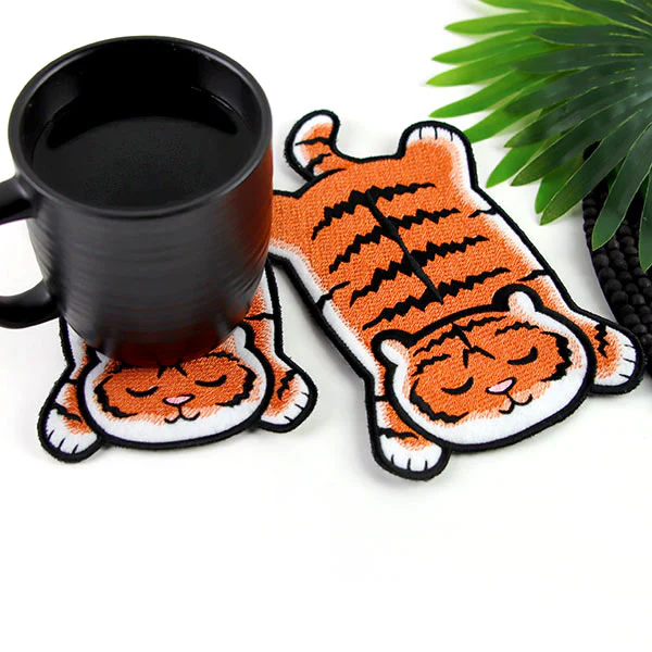 Cozy Tiger Mug Rug (In-the-Hoop) - Image 4