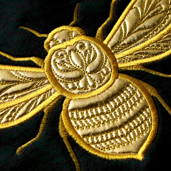 Fancy Bee in Flight (Applique) - Image 8