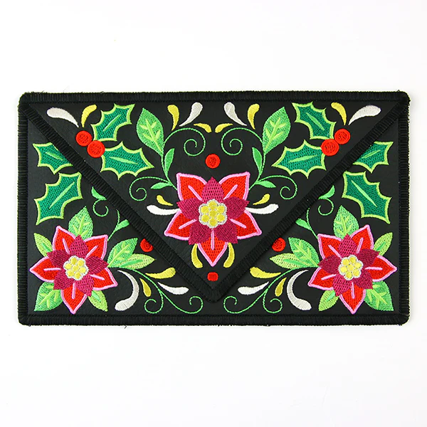 Festive Christmas Clutch (In-the-Hoop) - Image 4