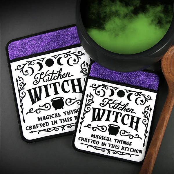 Kitchen Witch Magic Pot Holder (In-the-Hoop) - Image 7