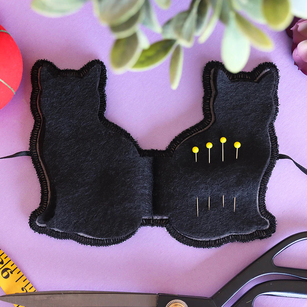 Midnight Cat Needle Book (In-the-Hoop) - Image 3