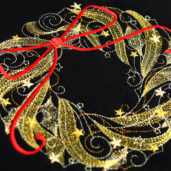 Twinkling Mirage Christmas Wreath - Image 4