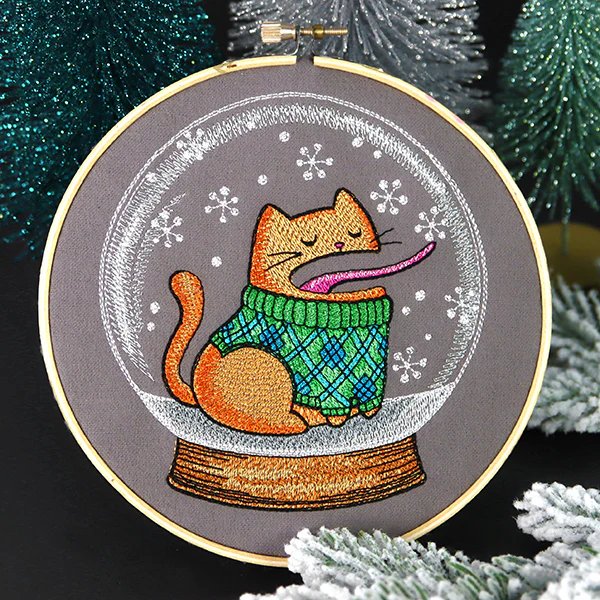 Wintertime Snowglobe Kitty - Image 4